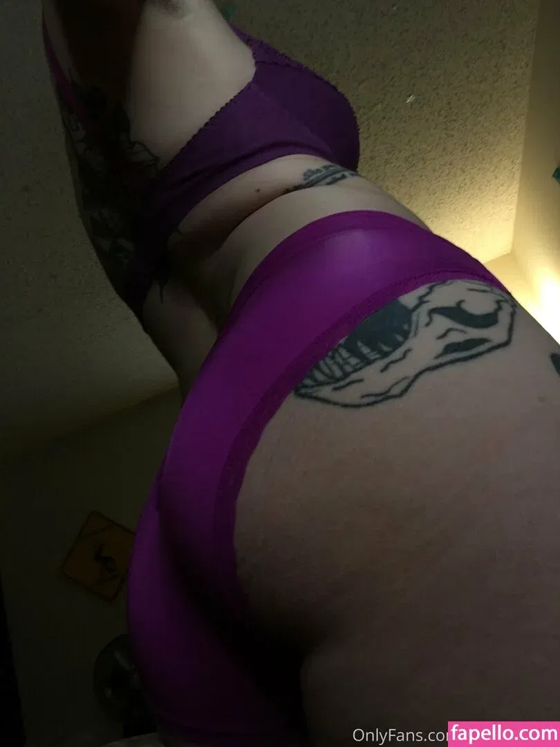 c0meonaileen / c0meoneileen Onlyfans Photo Gallery 