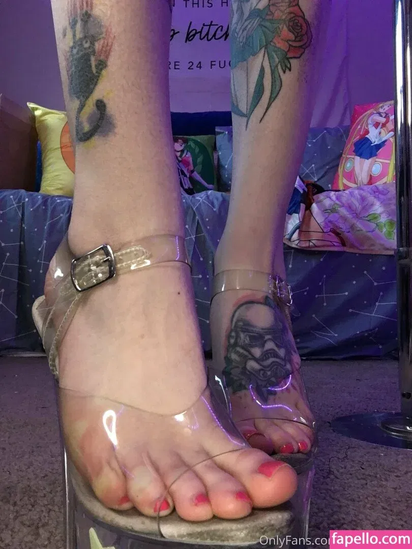 c0meonaileen / c0meoneileen Onlyfans Photo Gallery 