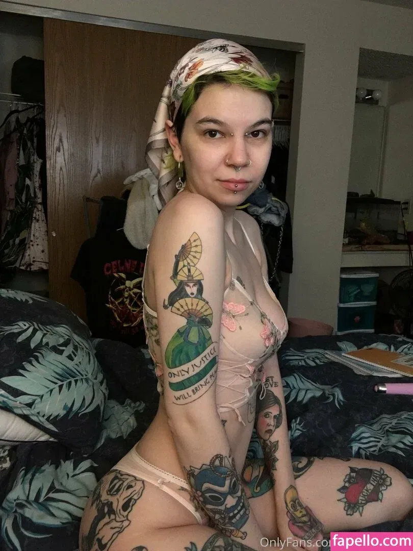 c0meonaileen / c0meoneileen Onlyfans Photo Gallery 