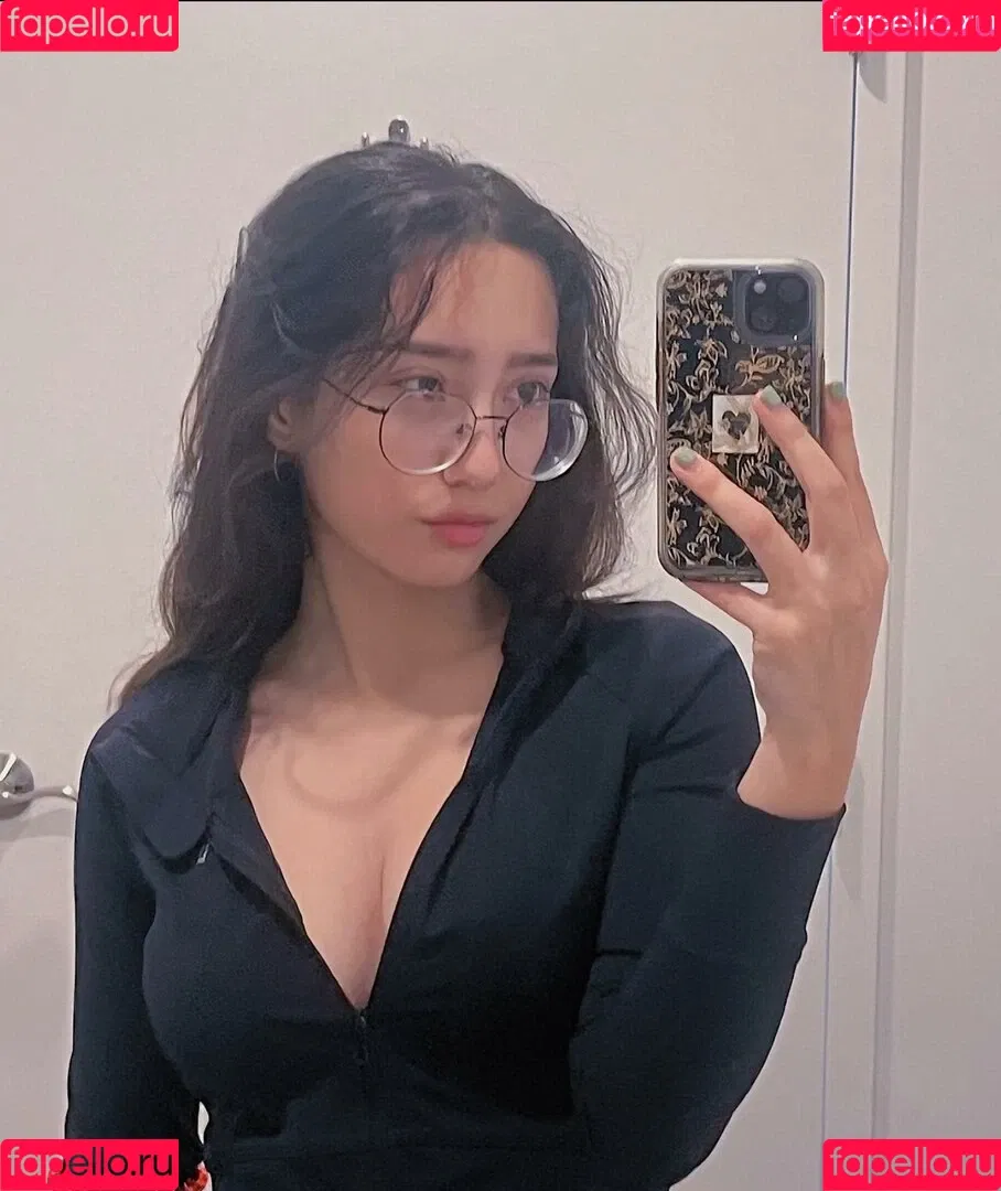 Sabrina Pezeshkian / sabababaroo / sabadabadoodle Onlyfans Photo Gallery 