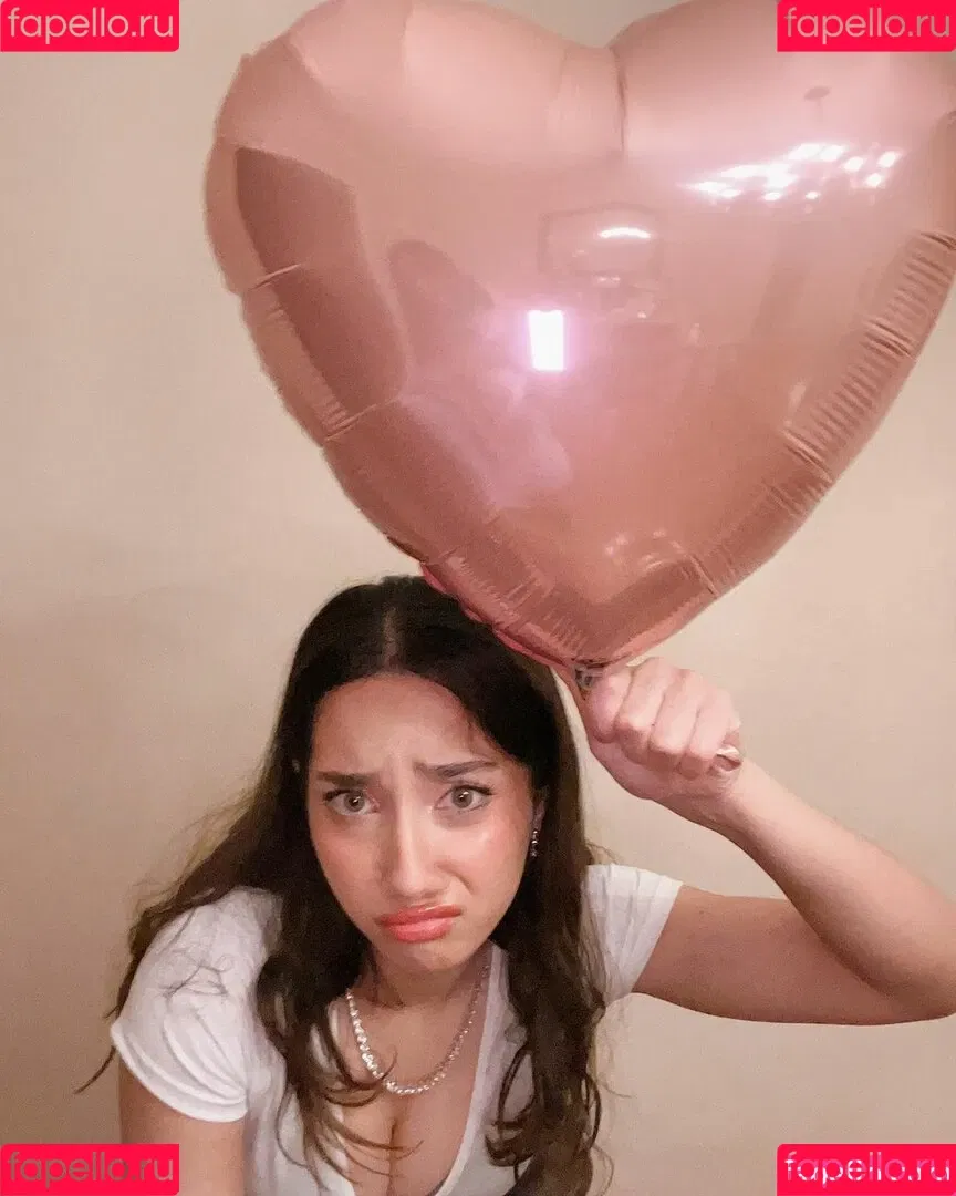 Sabrina Pezeshkian / sabababaroo / sabadabadoodle Onlyfans Photo Gallery 