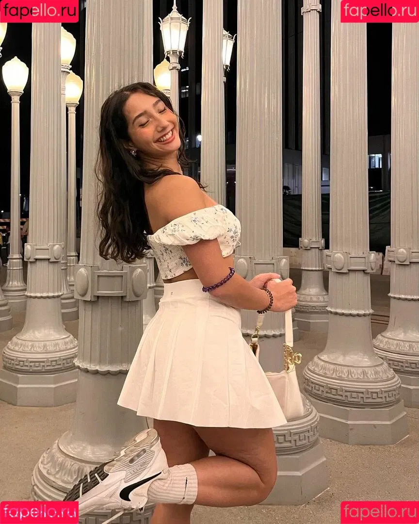 Sabrina Pezeshkian / sabababaroo / sabadabadoodle Onlyfans Photo Gallery 