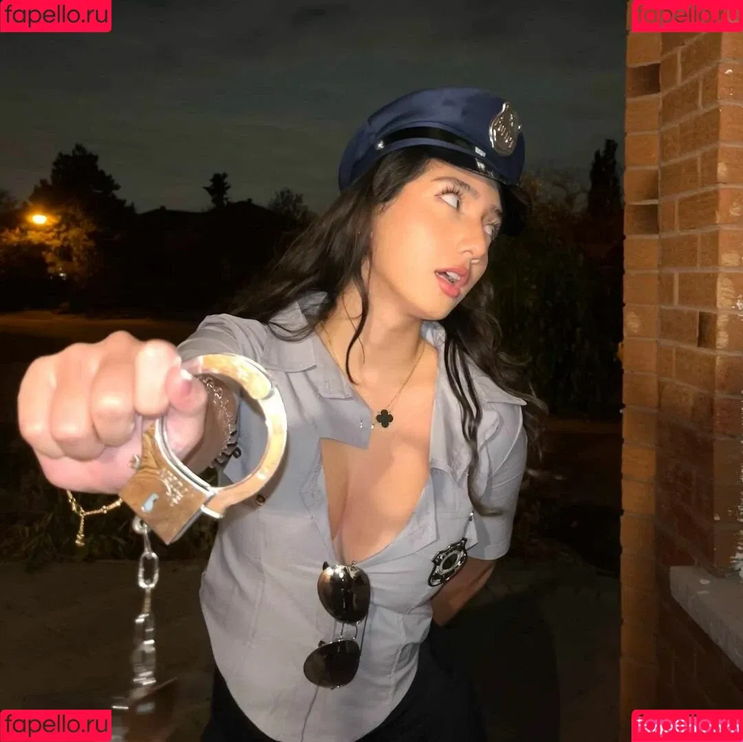 Sabrina Pezeshkian / sabababaroo / sabadabadoodle Onlyfans Photo Gallery 
