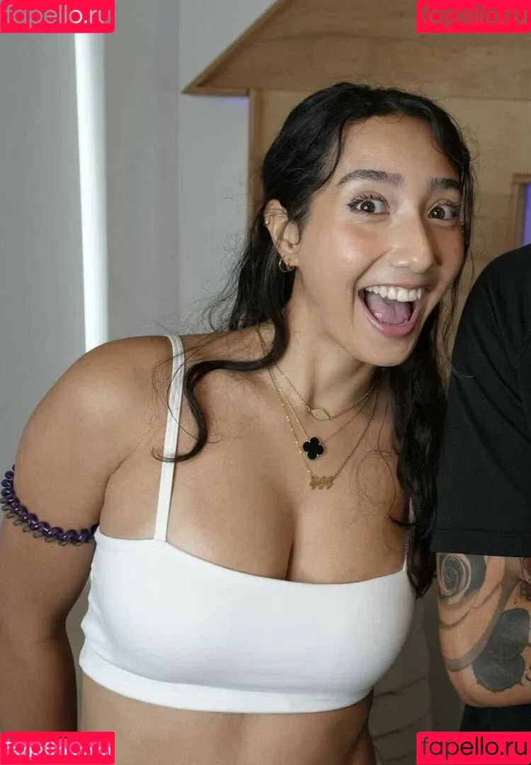 Sabrina Pezeshkian / sabababaroo / sabadabadoodle Onlyfans Photo Gallery 