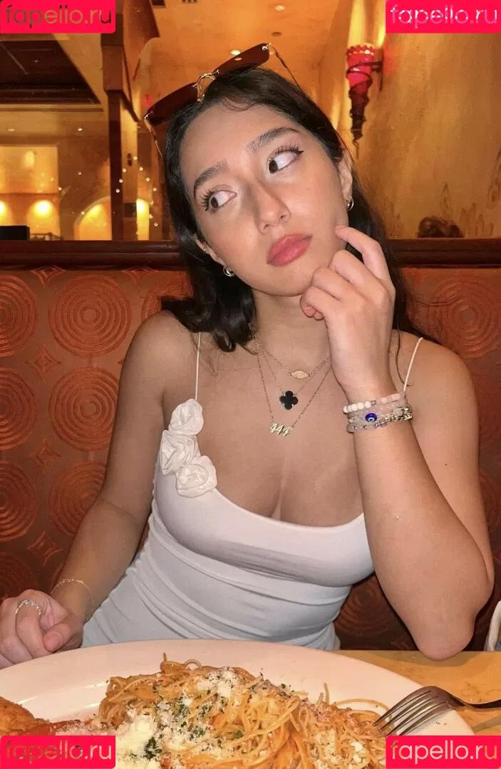 Sabrina Pezeshkian / sabababaroo / sabadabadoodle Onlyfans Photo Gallery 