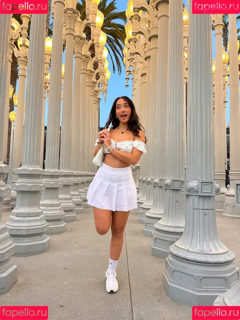 Sabrina Pezeshkian / sabababaroo / sabadabadoodle Onlyfans Photo Gallery 