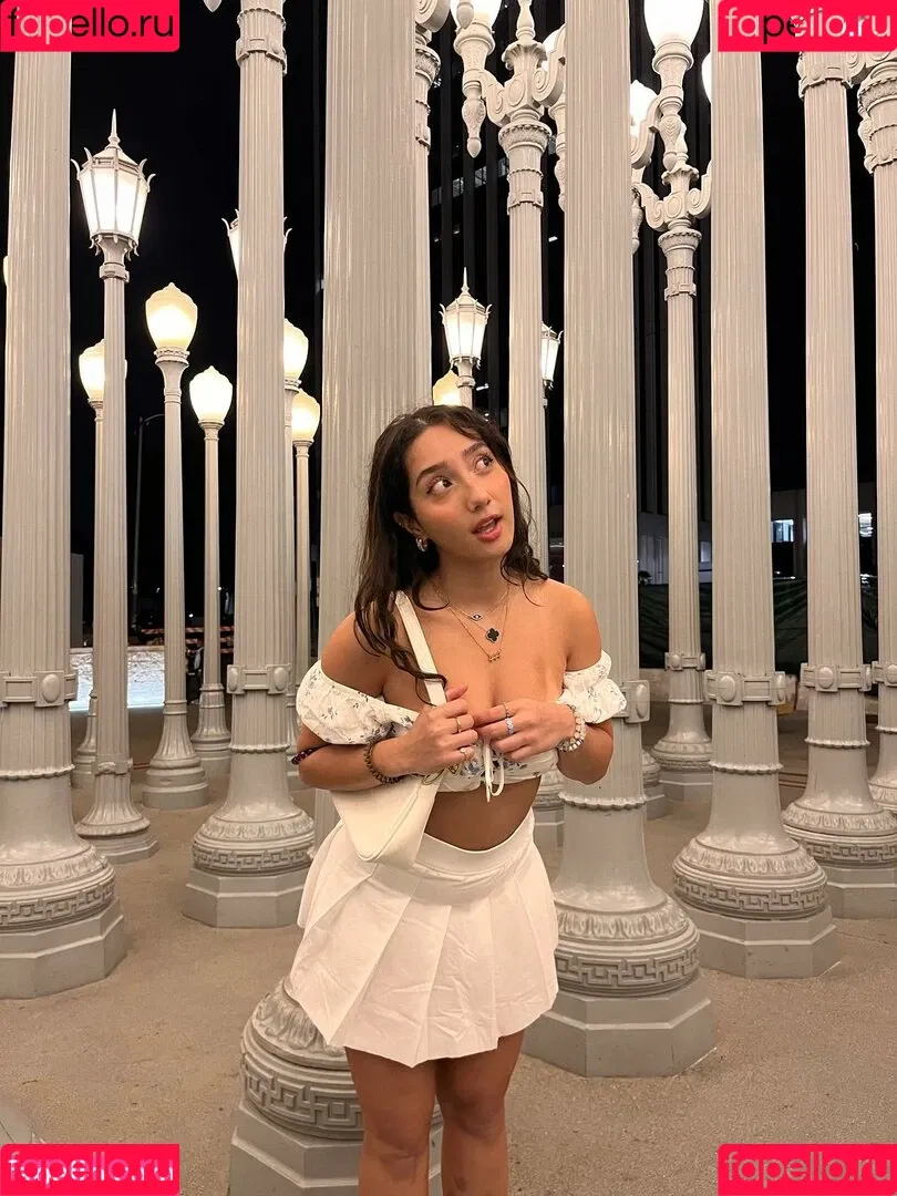 Sabrina Pezeshkian / sabababaroo / sabadabadoodle Onlyfans Photo Gallery 