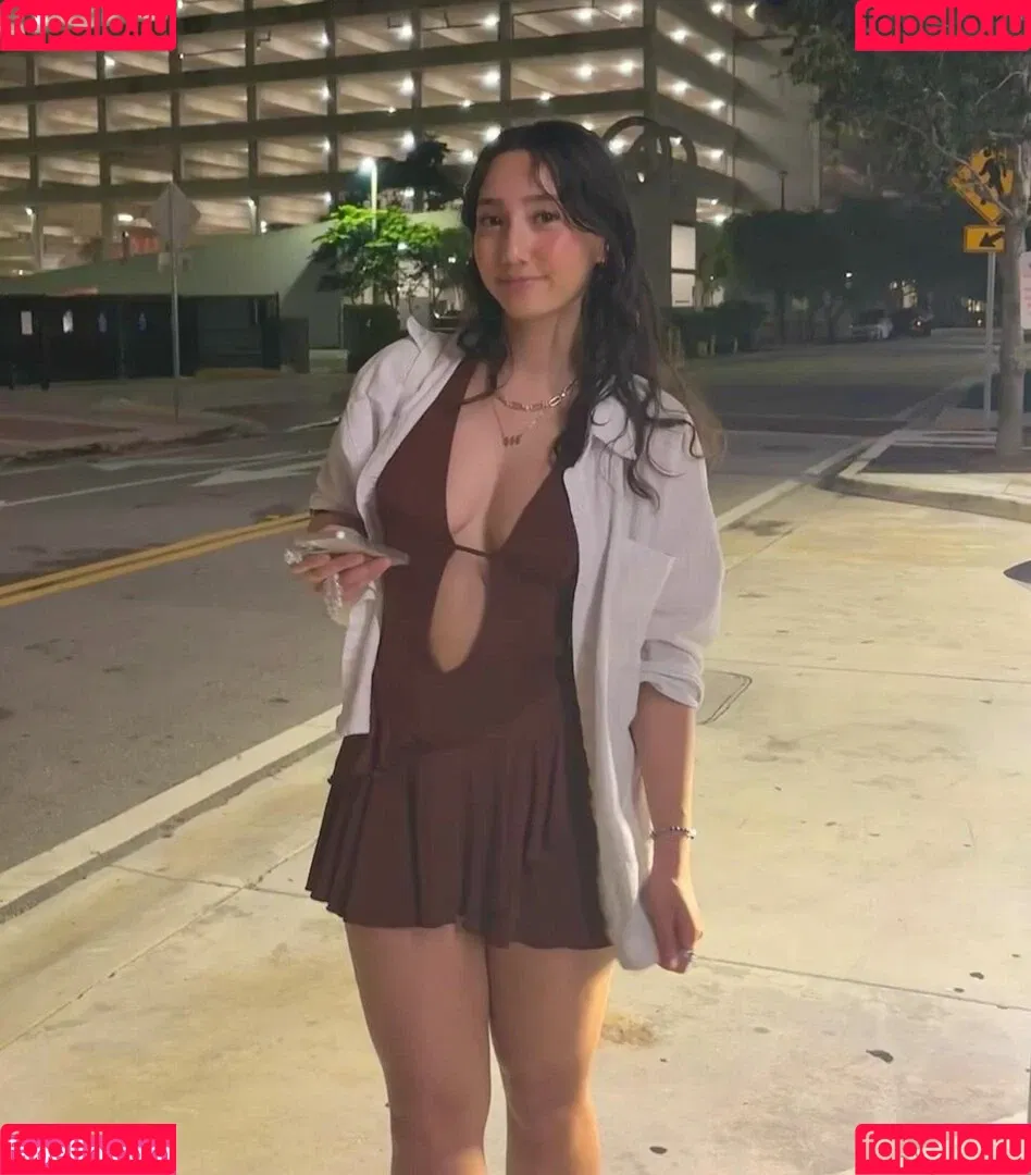 Sabrina Pezeshkian / sabababaroo / sabadabadoodle Onlyfans Photo Gallery 