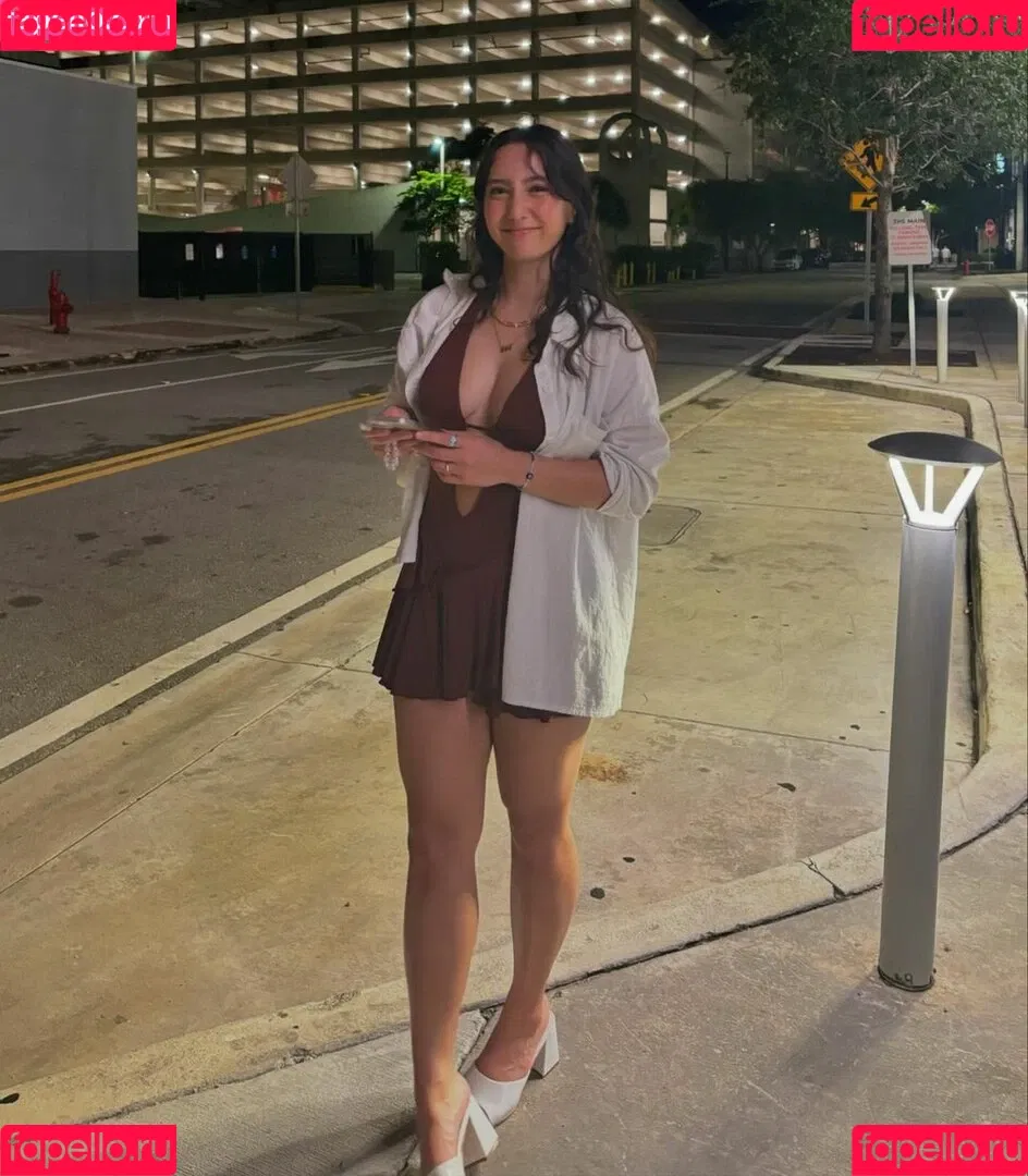 Sabrina Pezeshkian / sabababaroo / sabadabadoodle Onlyfans Photo Gallery 