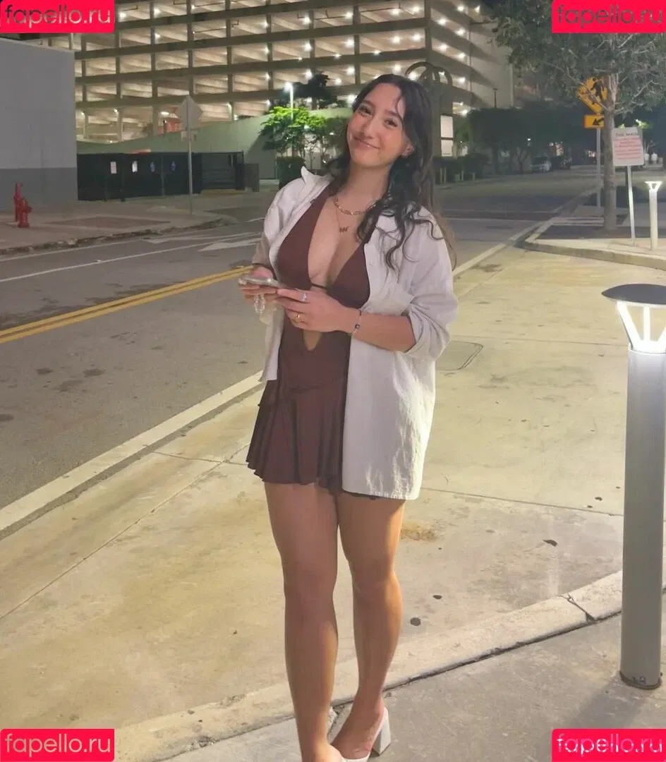 Sabrina Pezeshkian / sabababaroo / sabadabadoodle Onlyfans Photo Gallery 