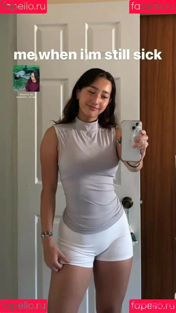 Sabrina Pezeshkian / sabababaroo / sabadabadoodle Onlyfans Photo Gallery 