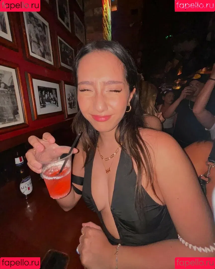 Sabrina Pezeshkian / sabababaroo / sabadabadoodle Onlyfans Photo Gallery 