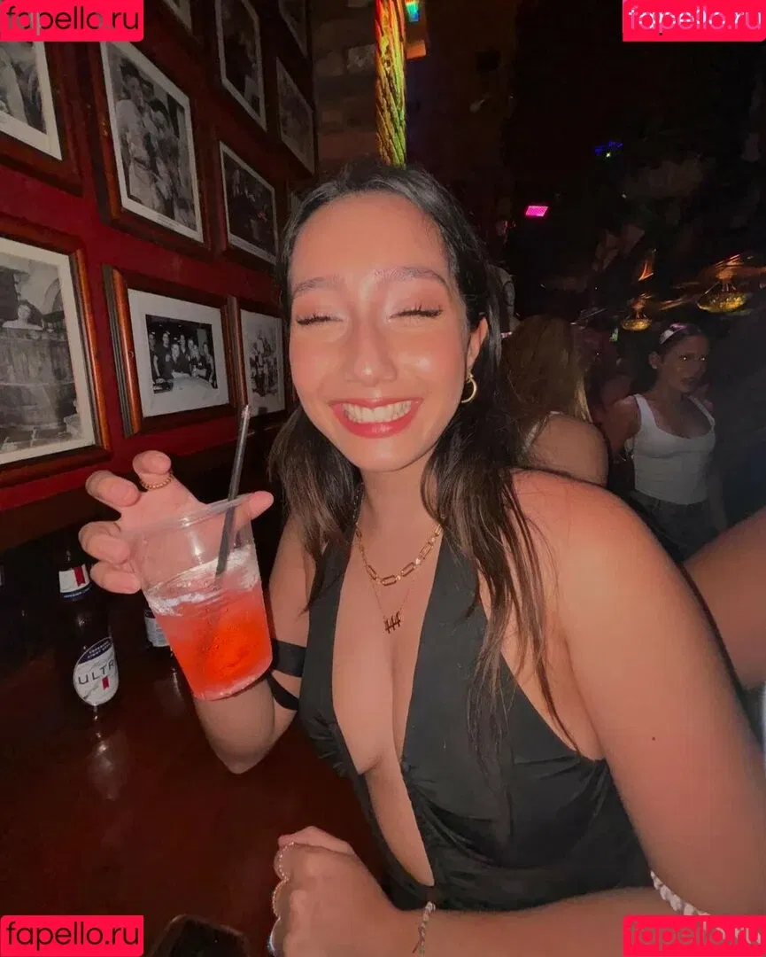 Sabrina Pezeshkian / sabababaroo / sabadabadoodle Onlyfans Photo Gallery 