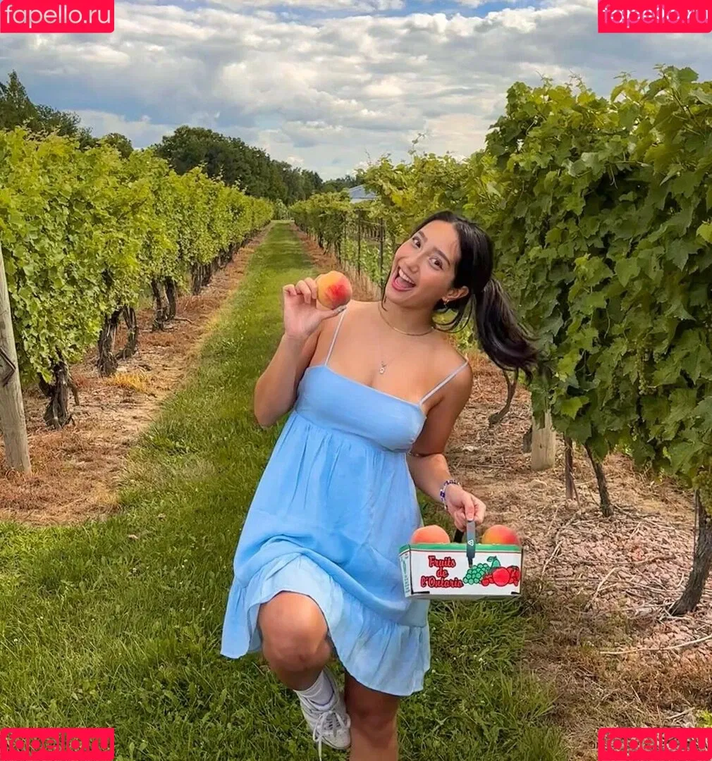 Sabrina Pezeshkian / sabababaroo / sabadabadoodle Onlyfans Photo Gallery 