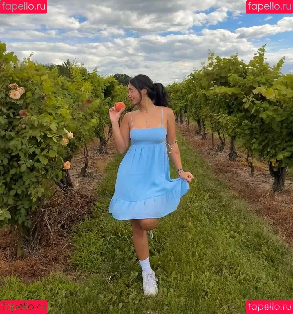 Sabrina Pezeshkian / sabababaroo / sabadabadoodle Onlyfans Photo Gallery 