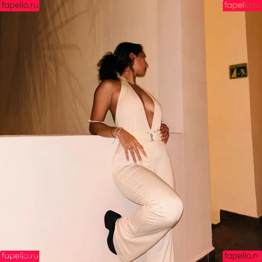 Sabrina Pezeshkian / sabababaroo / sabadabadoodle Onlyfans Photo Gallery 