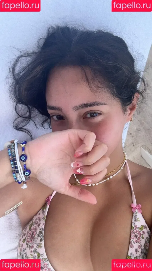 Sabrina Pezeshkian / sabababaroo / sabadabadoodle Onlyfans Photo Gallery 