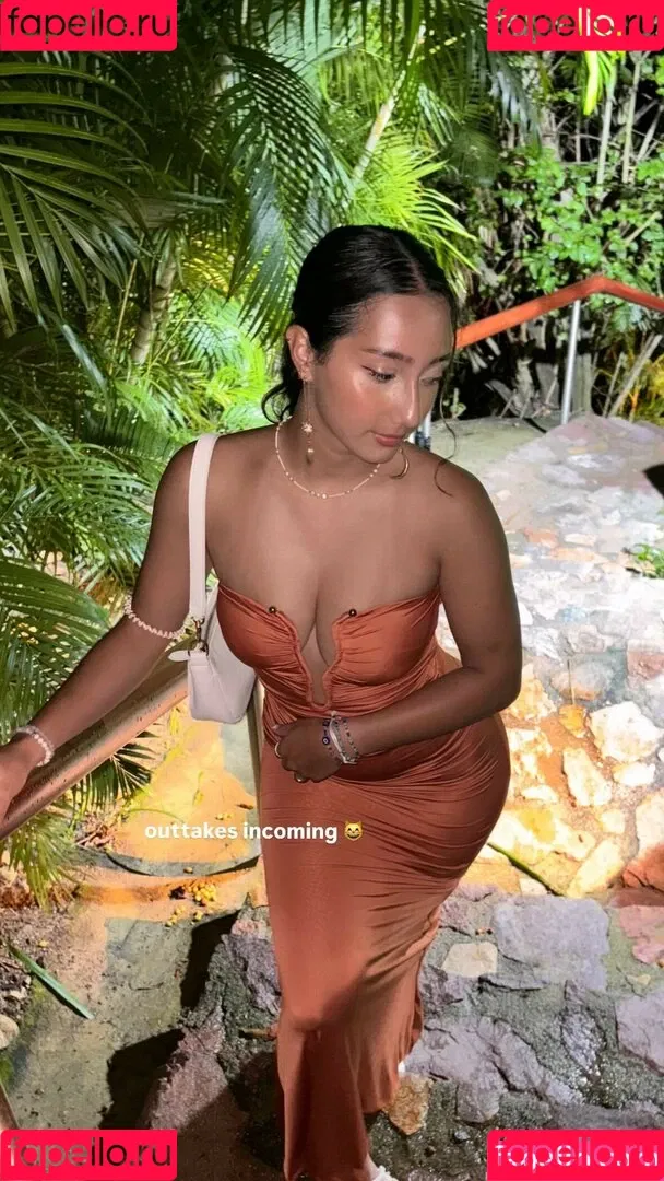 Sabrina Pezeshkian / sabababaroo / sabadabadoodle Onlyfans Photo Gallery 
