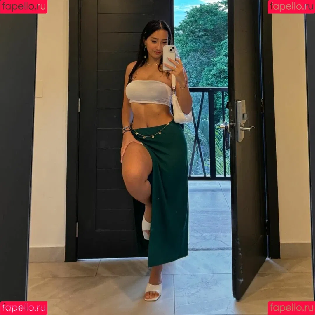 Sabrina Pezeshkian / sabababaroo / sabadabadoodle Onlyfans Photo Gallery 
