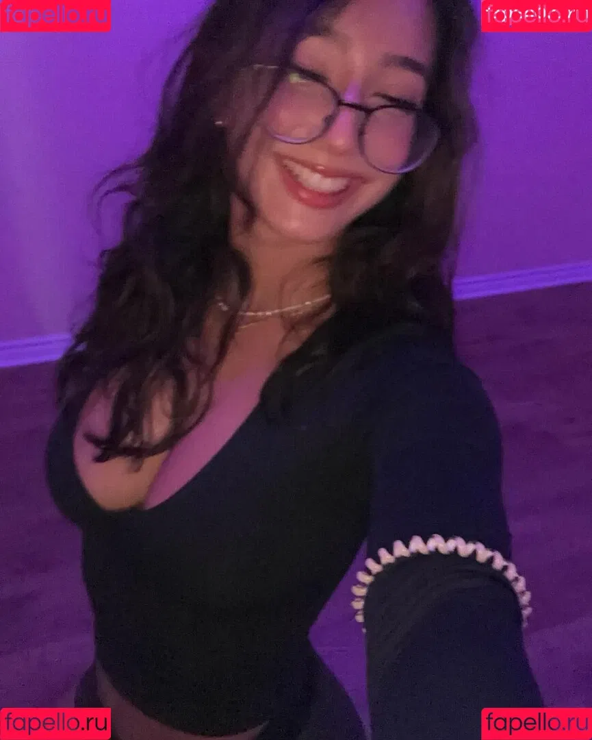 Sabrina Pezeshkian / sabababaroo / sabadabadoodle Onlyfans Photo Gallery 