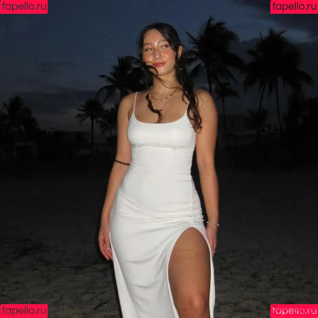 Sabrina Pezeshkian / sabababaroo / sabadabadoodle Onlyfans Photo Gallery 