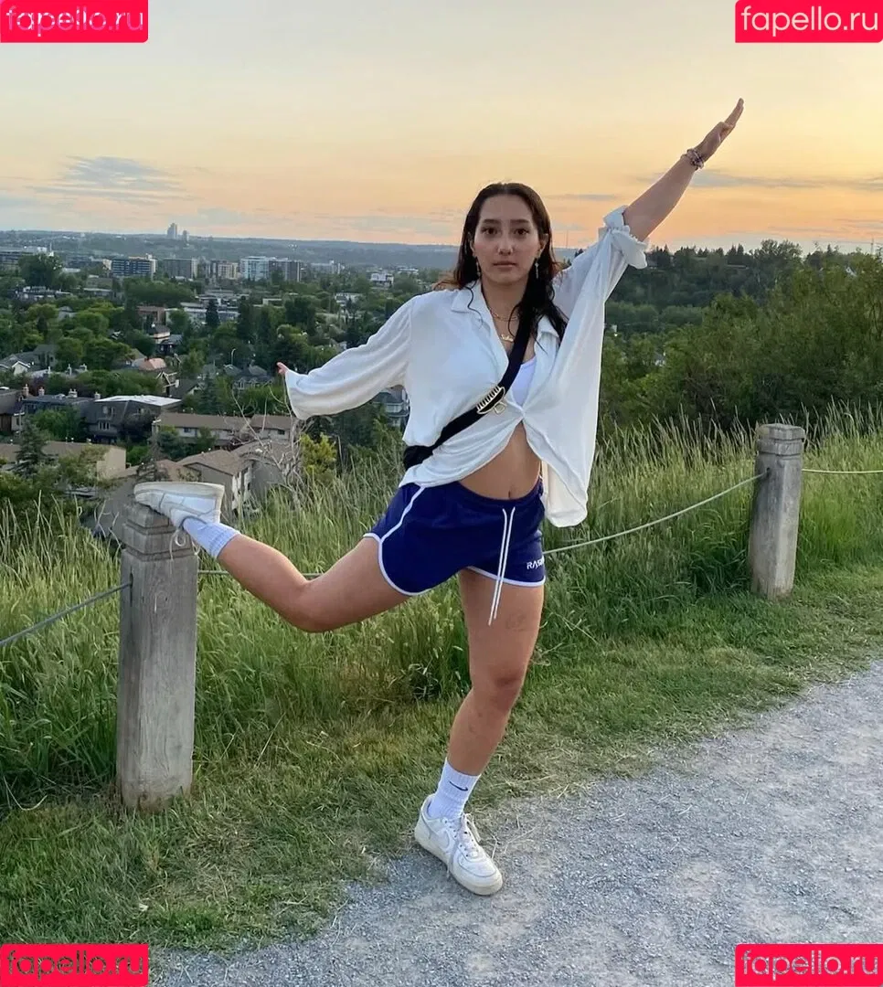 Sabrina Pezeshkian / sabababaroo / sabadabadoodle Onlyfans Photo Gallery 