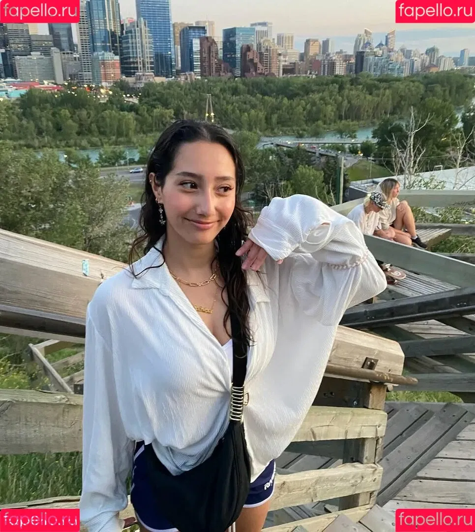 Sabrina Pezeshkian / sabababaroo / sabadabadoodle Onlyfans Photo Gallery 