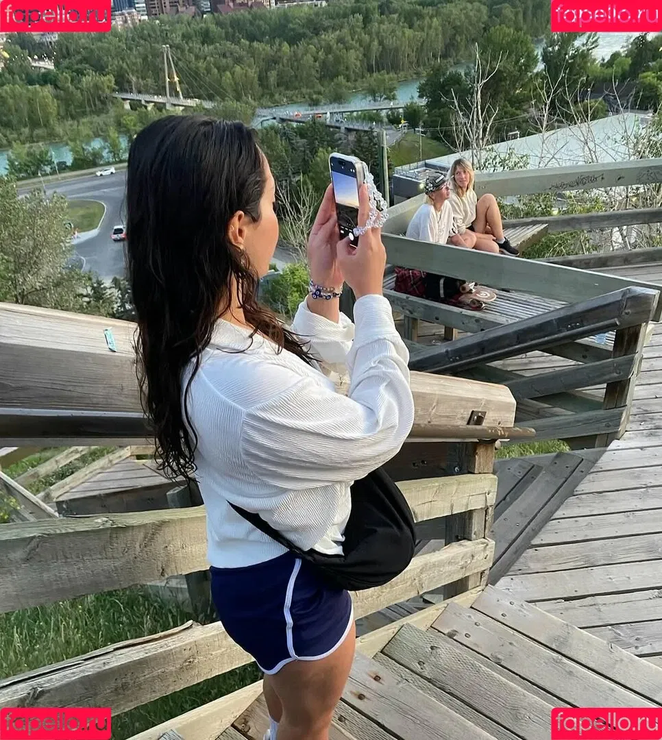 Sabrina Pezeshkian / sabababaroo / sabadabadoodle Onlyfans Photo Gallery 