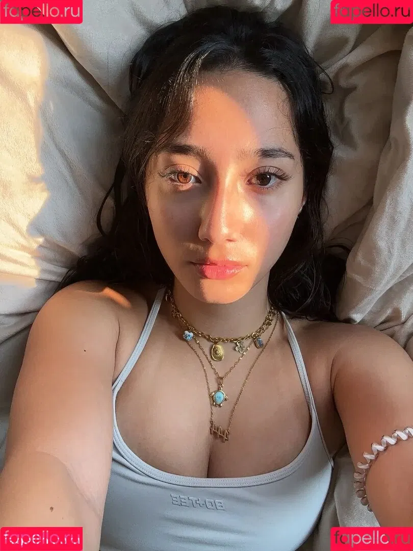 Sabrina Pezeshkian / sabababaroo / sabadabadoodle Onlyfans Photo Gallery 