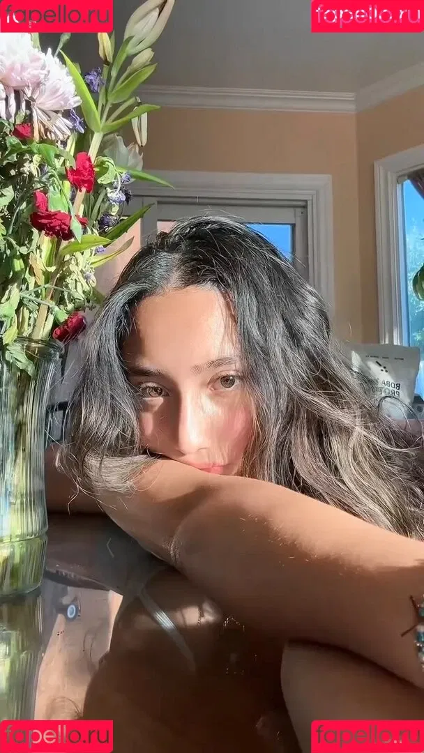 Sabrina Pezeshkian / sabababaroo / sabadabadoodle Onlyfans Photo Gallery 