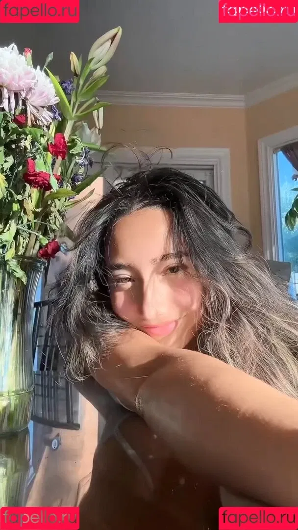 Sabrina Pezeshkian / sabababaroo / sabadabadoodle Onlyfans Photo Gallery 