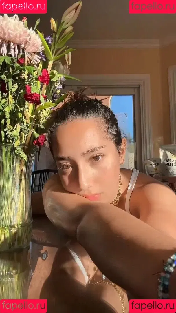 Sabrina Pezeshkian / sabababaroo / sabadabadoodle Onlyfans Photo Gallery 