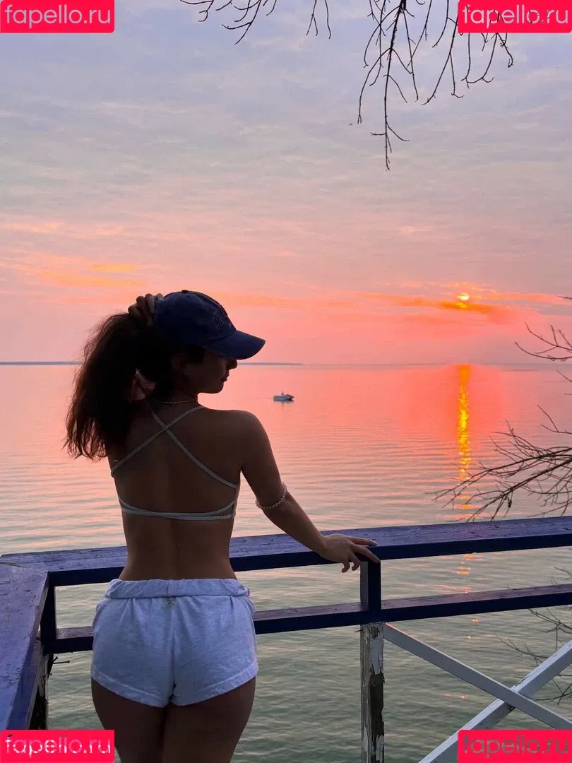 Sabrina Pezeshkian / sabababaroo / sabadabadoodle Onlyfans Photo Gallery 