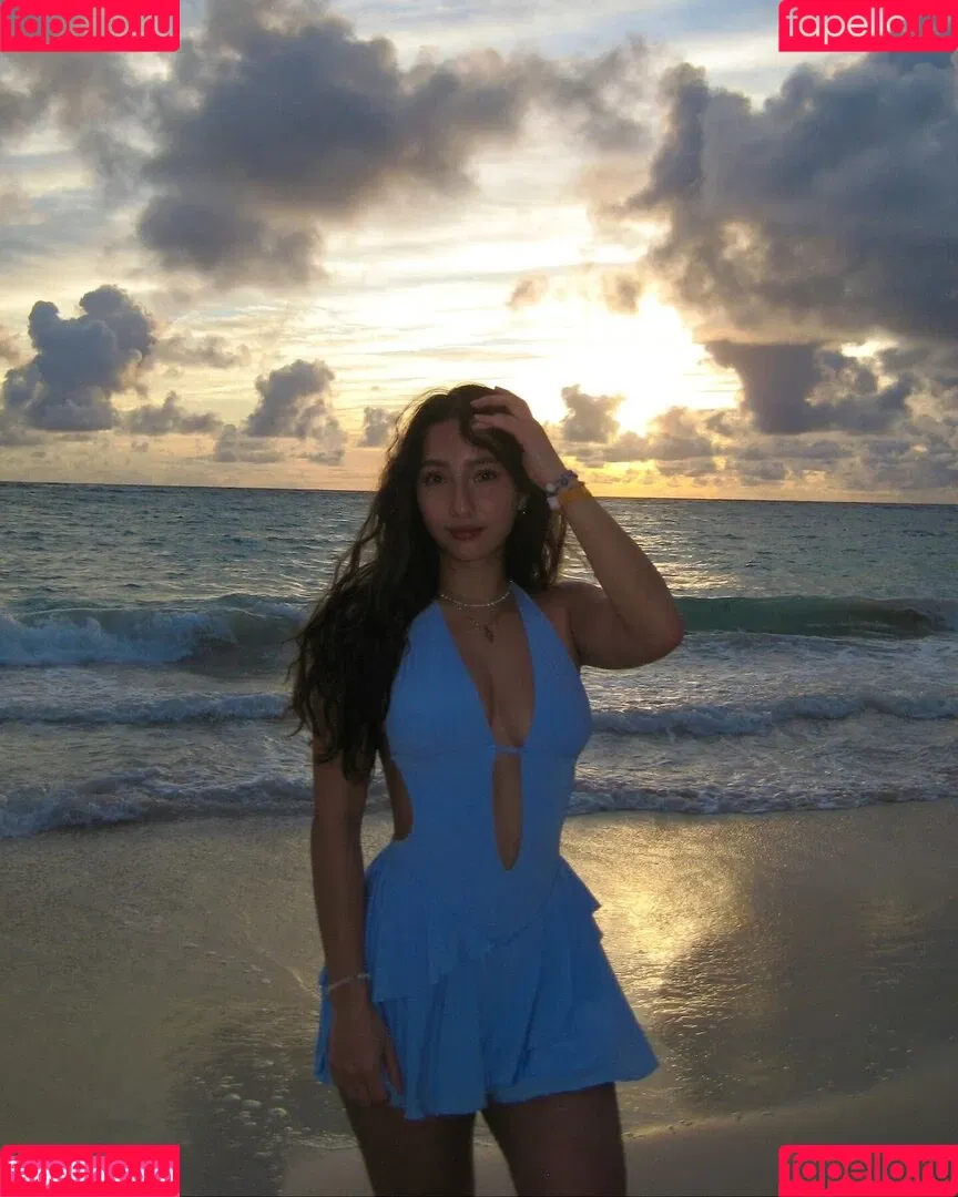 Sabrina Pezeshkian / sabababaroo / sabadabadoodle Onlyfans Photo Gallery 
