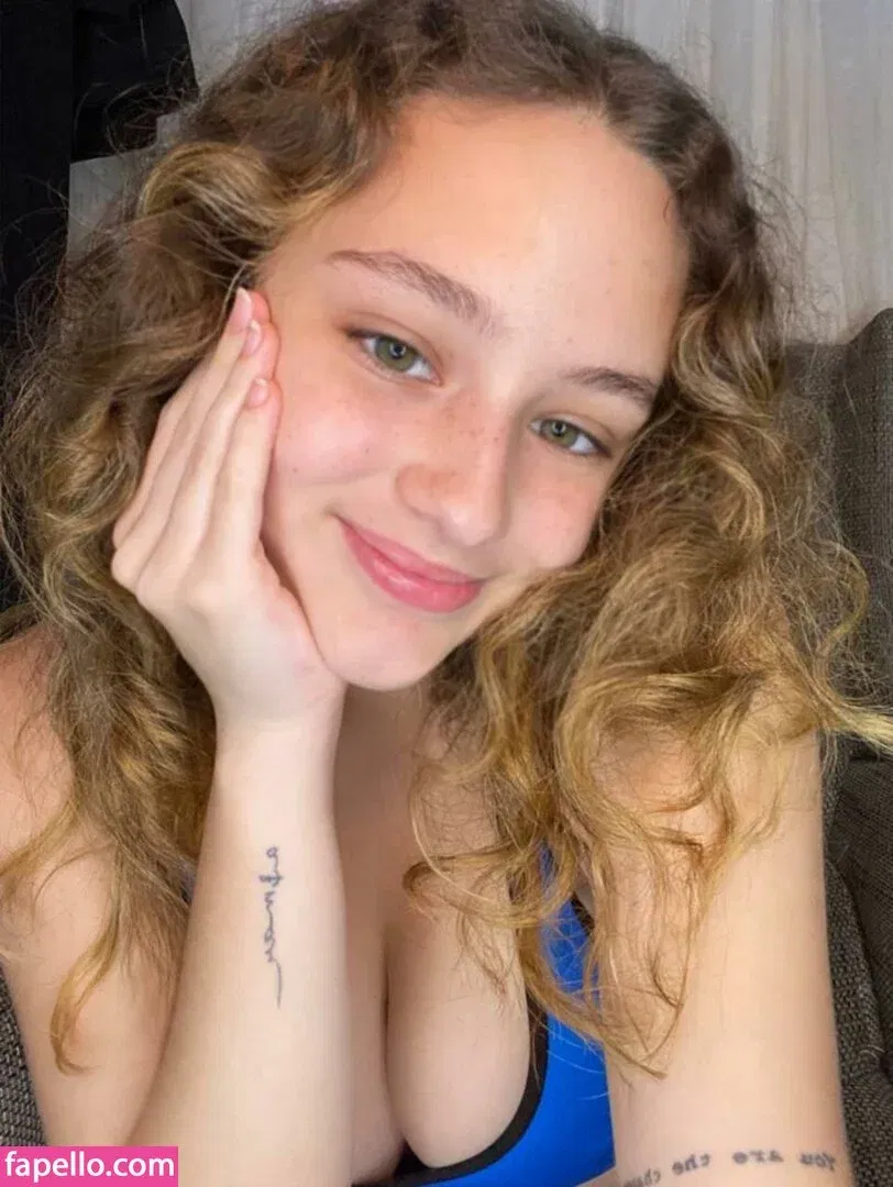 bellaascarlet / bellaskarlett | BellaCaptivating Onlyfans Photo Gallery 