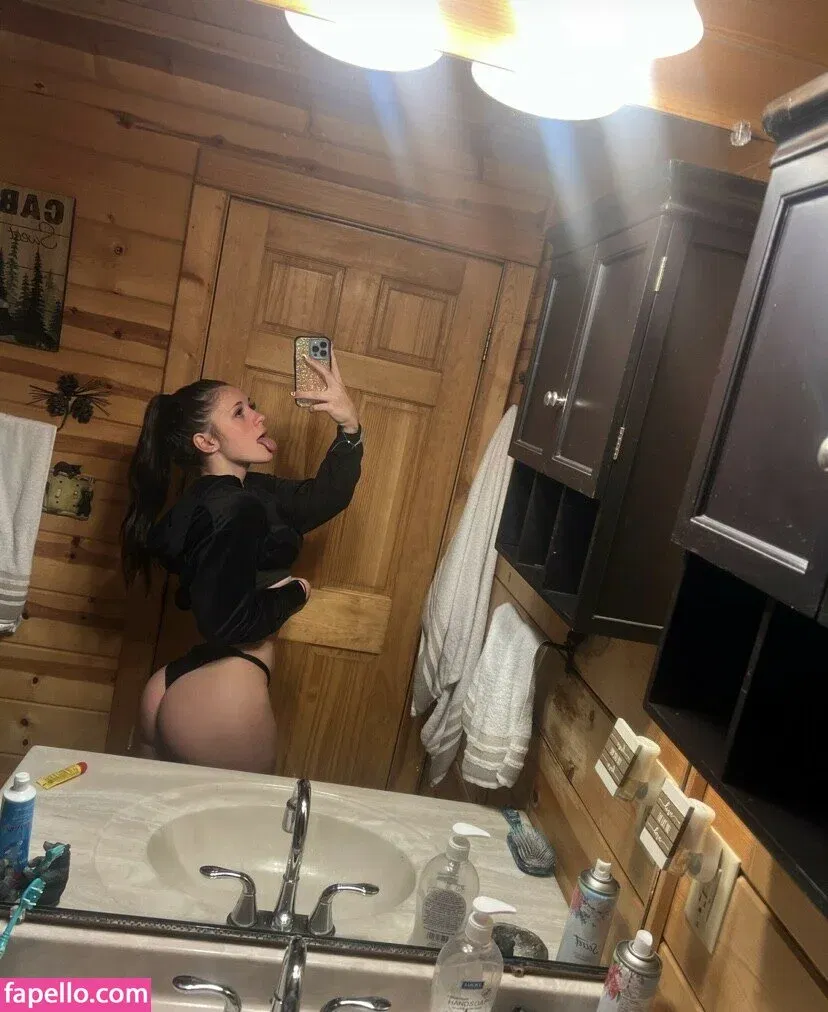 Civamariee / ReinaBabe / https: / reinababe44 Onlyfans Photo Gallery 