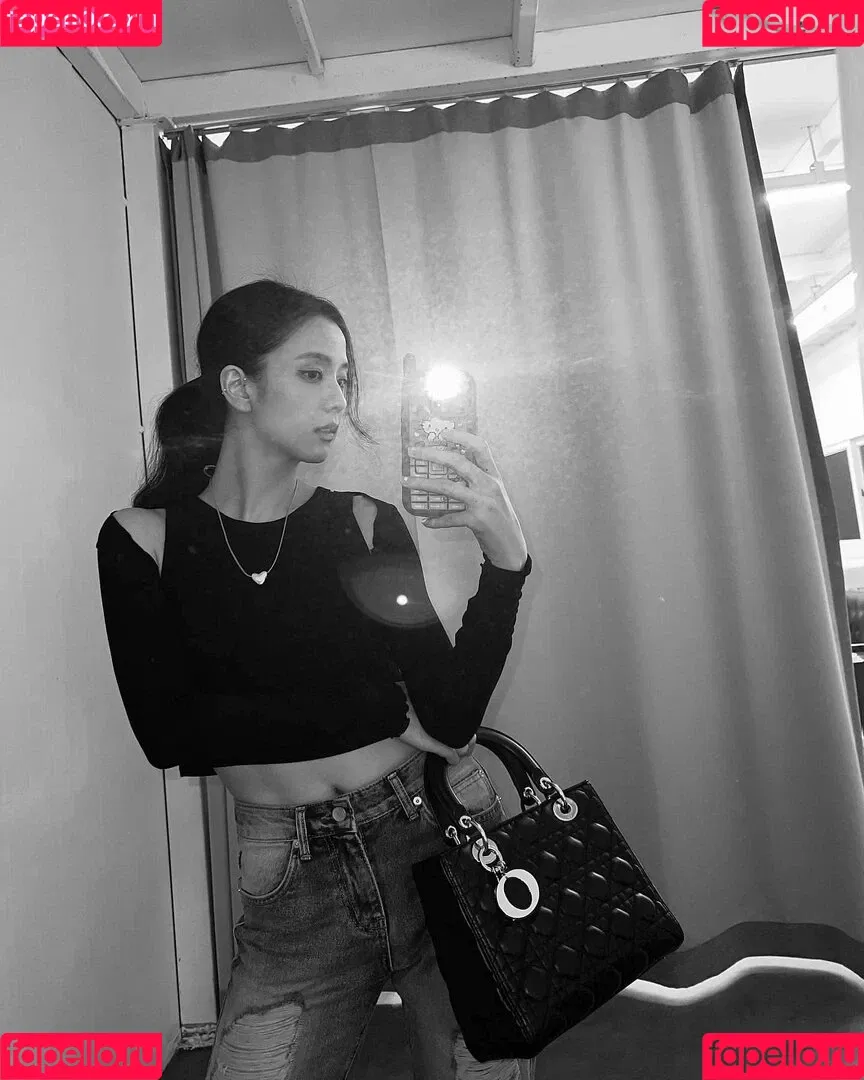 BLACKPINK / Jisoo / qenshizu / sooyaaa__ Onlyfans Photo Gallery 