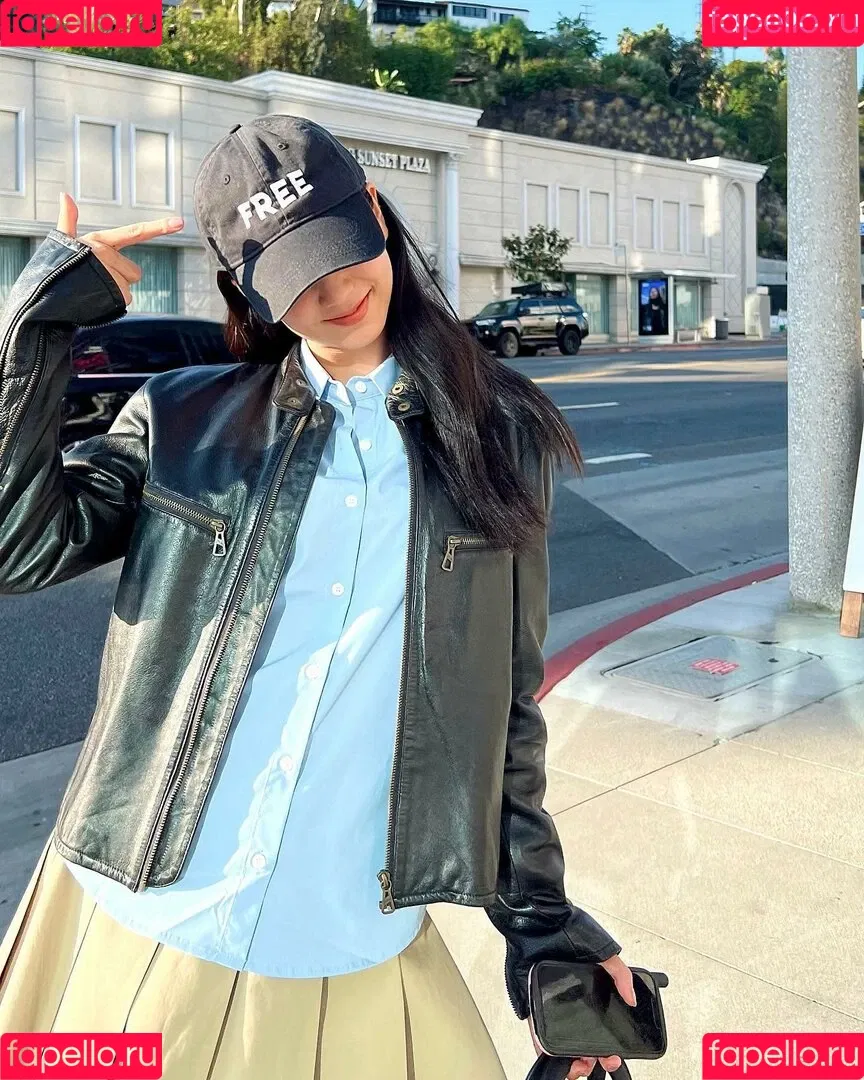 BLACKPINK / Jisoo / qenshizu / sooyaaa__ Onlyfans Photo Gallery 