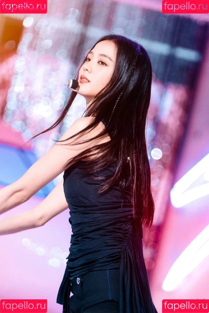 BLACKPINK / Jisoo / qenshizu / sooyaaa__ Onlyfans Photo Gallery 