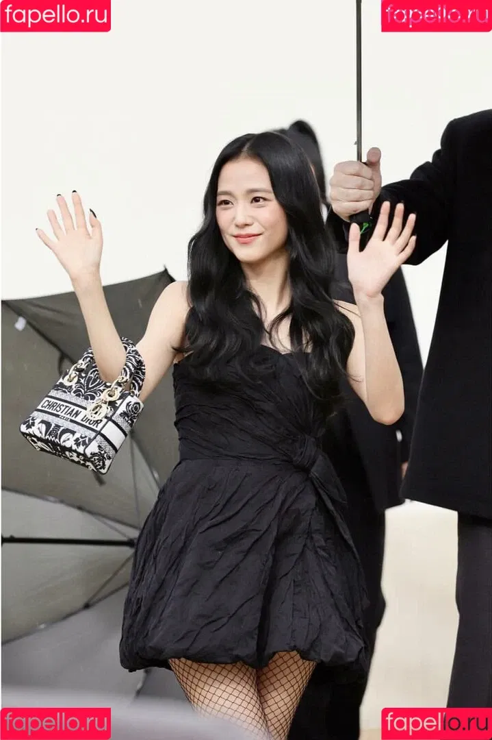 BLACKPINK / Jisoo / qenshizu / sooyaaa__ Onlyfans Photo Gallery 