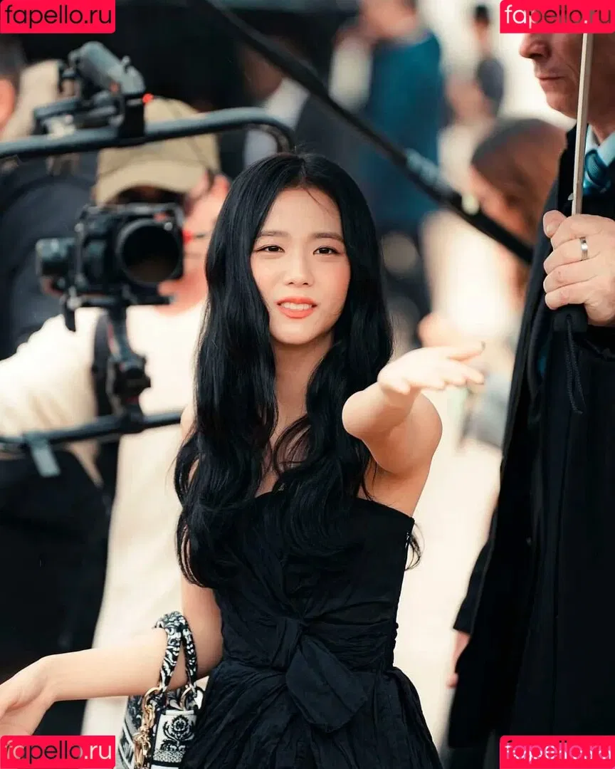 BLACKPINK / Jisoo / qenshizu / sooyaaa__ Onlyfans Photo Gallery 