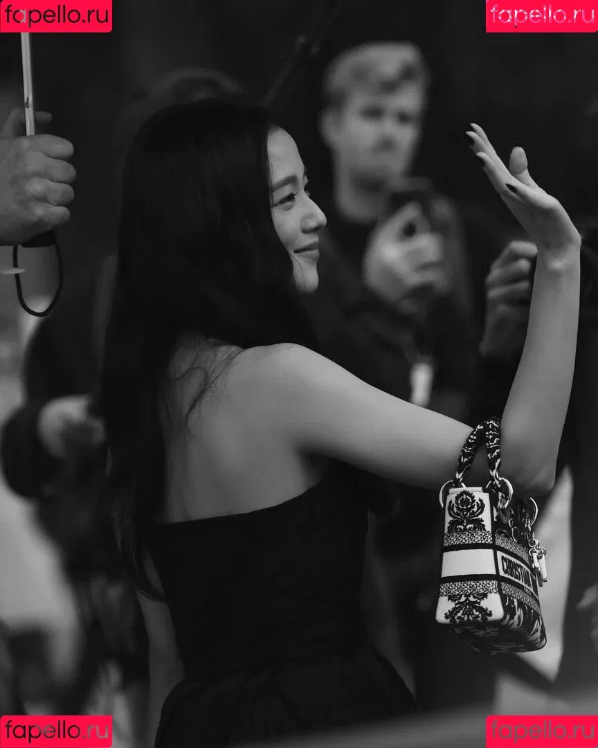 BLACKPINK / Jisoo / qenshizu / sooyaaa__ Onlyfans Photo Gallery 