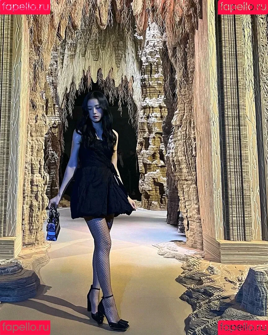BLACKPINK / Jisoo / qenshizu / sooyaaa__ Onlyfans Photo Gallery 
