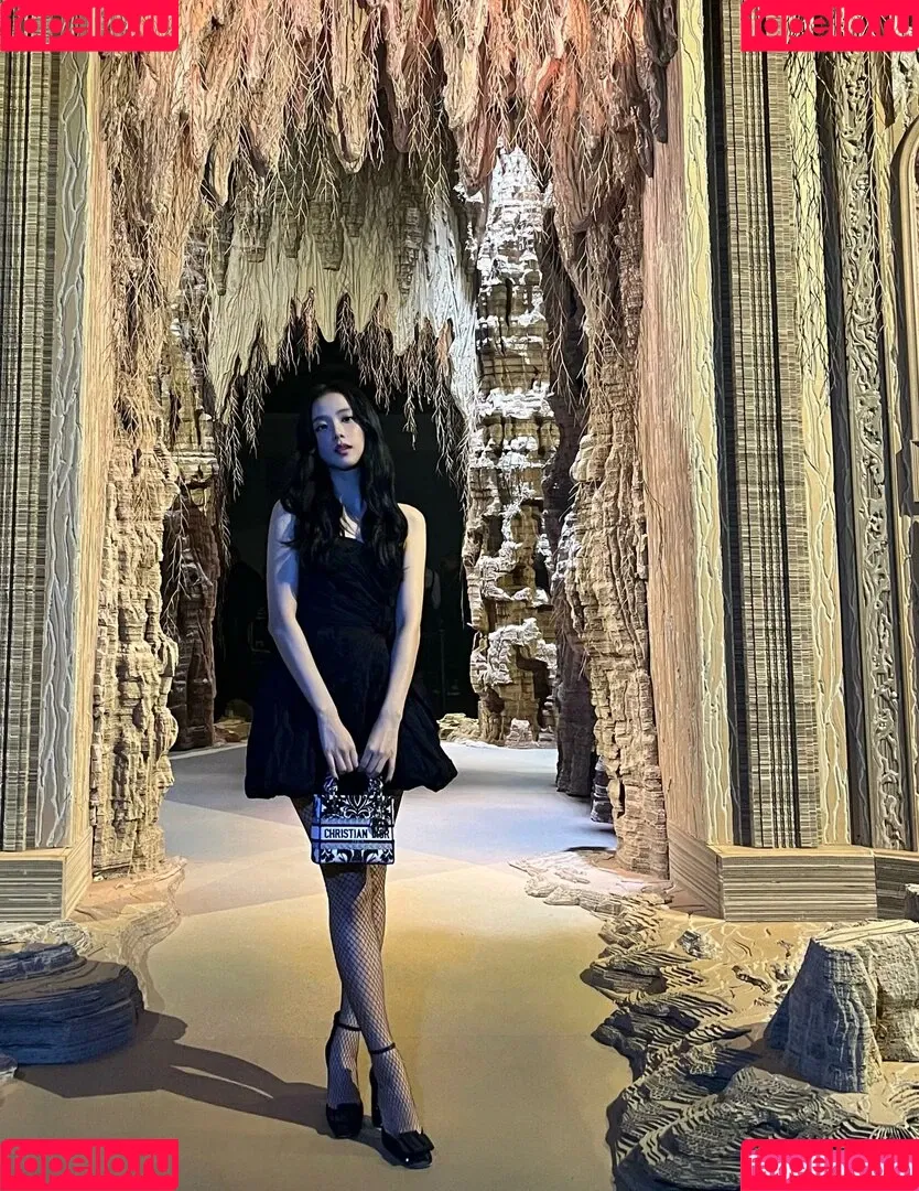 BLACKPINK / Jisoo / qenshizu / sooyaaa__ Onlyfans Photo Gallery 