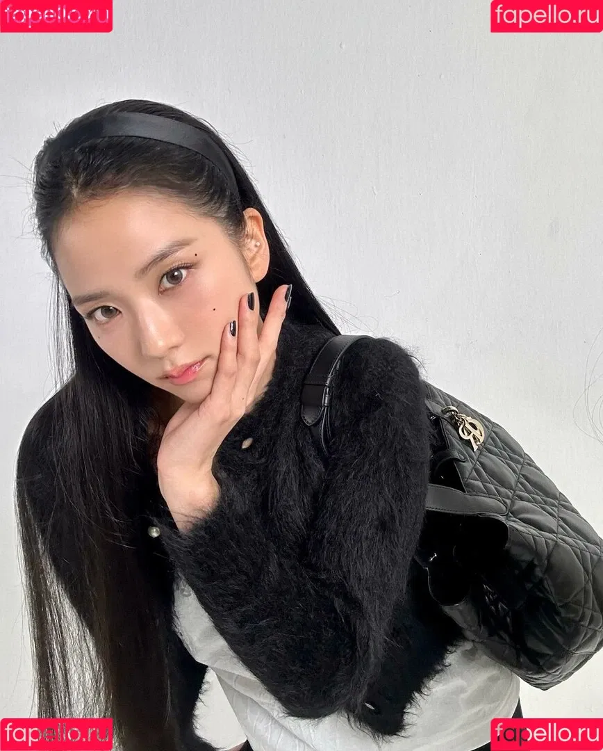 BLACKPINK / Jisoo / qenshizu / sooyaaa__ Onlyfans Photo Gallery 