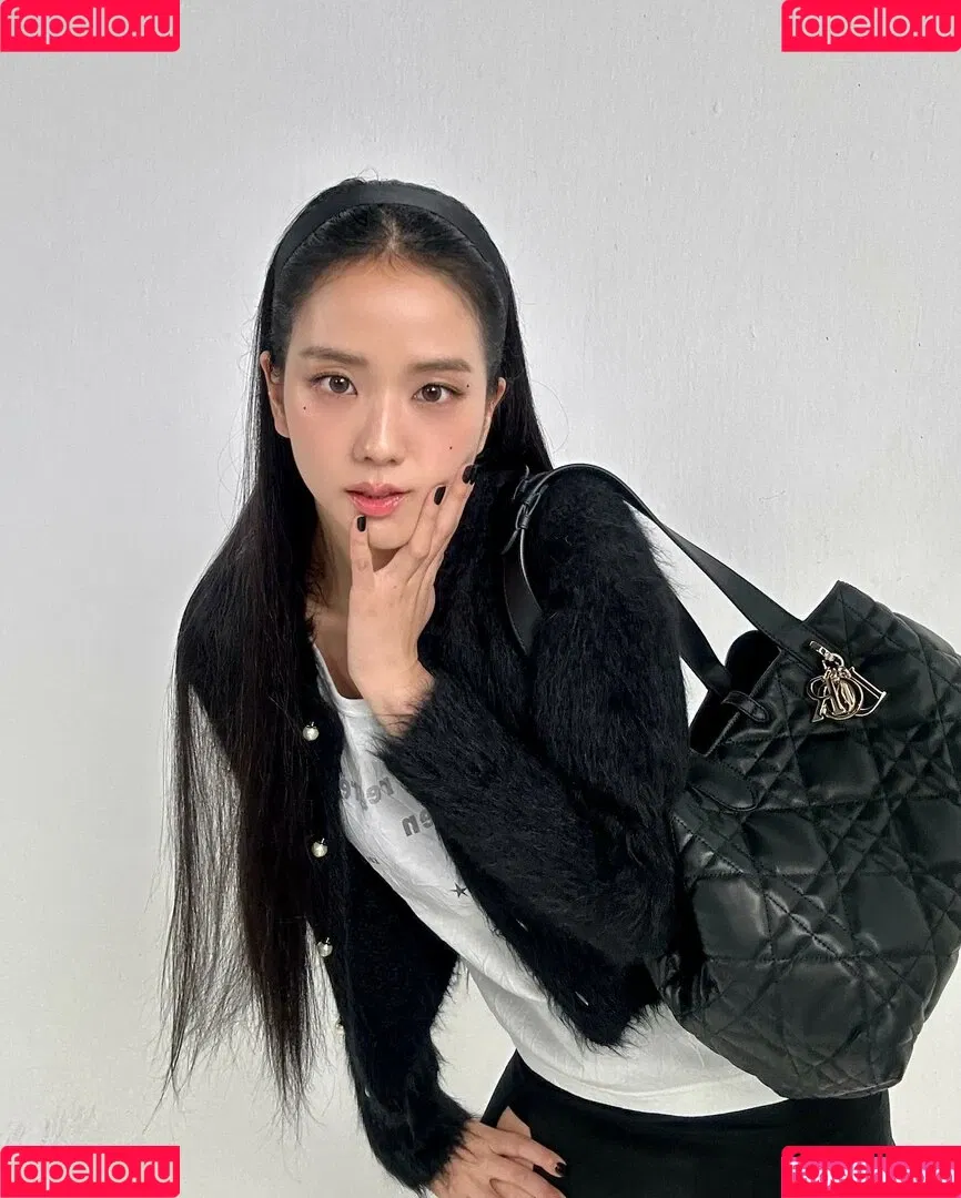 BLACKPINK / Jisoo / qenshizu / sooyaaa__ Onlyfans Photo Gallery 