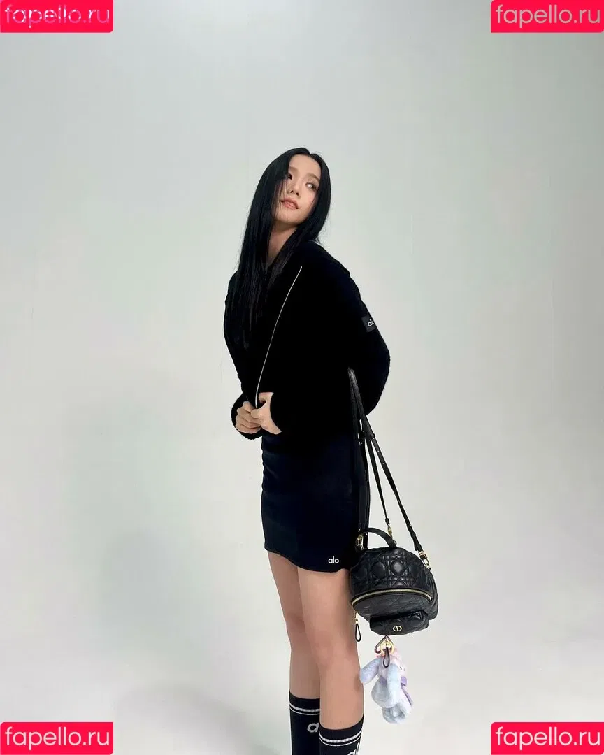 BLACKPINK / Jisoo / qenshizu / sooyaaa__ Onlyfans Photo Gallery 