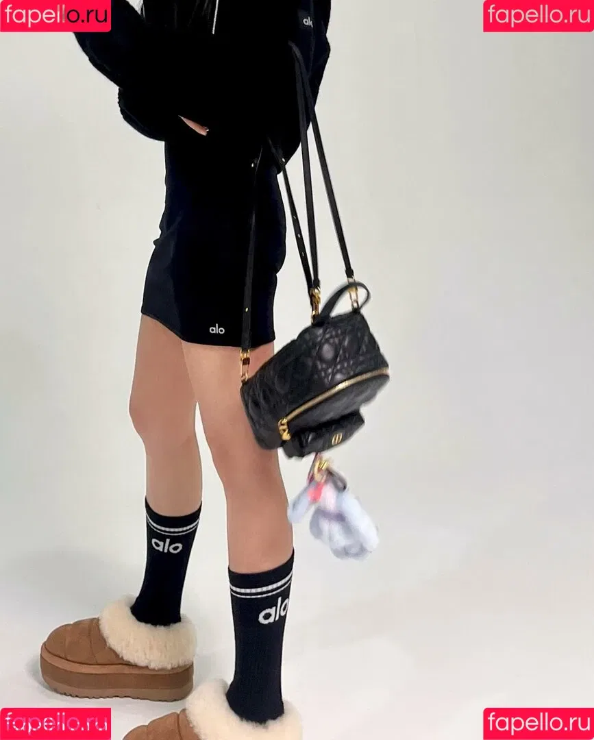 BLACKPINK / Jisoo / qenshizu / sooyaaa__ Onlyfans Photo Gallery 