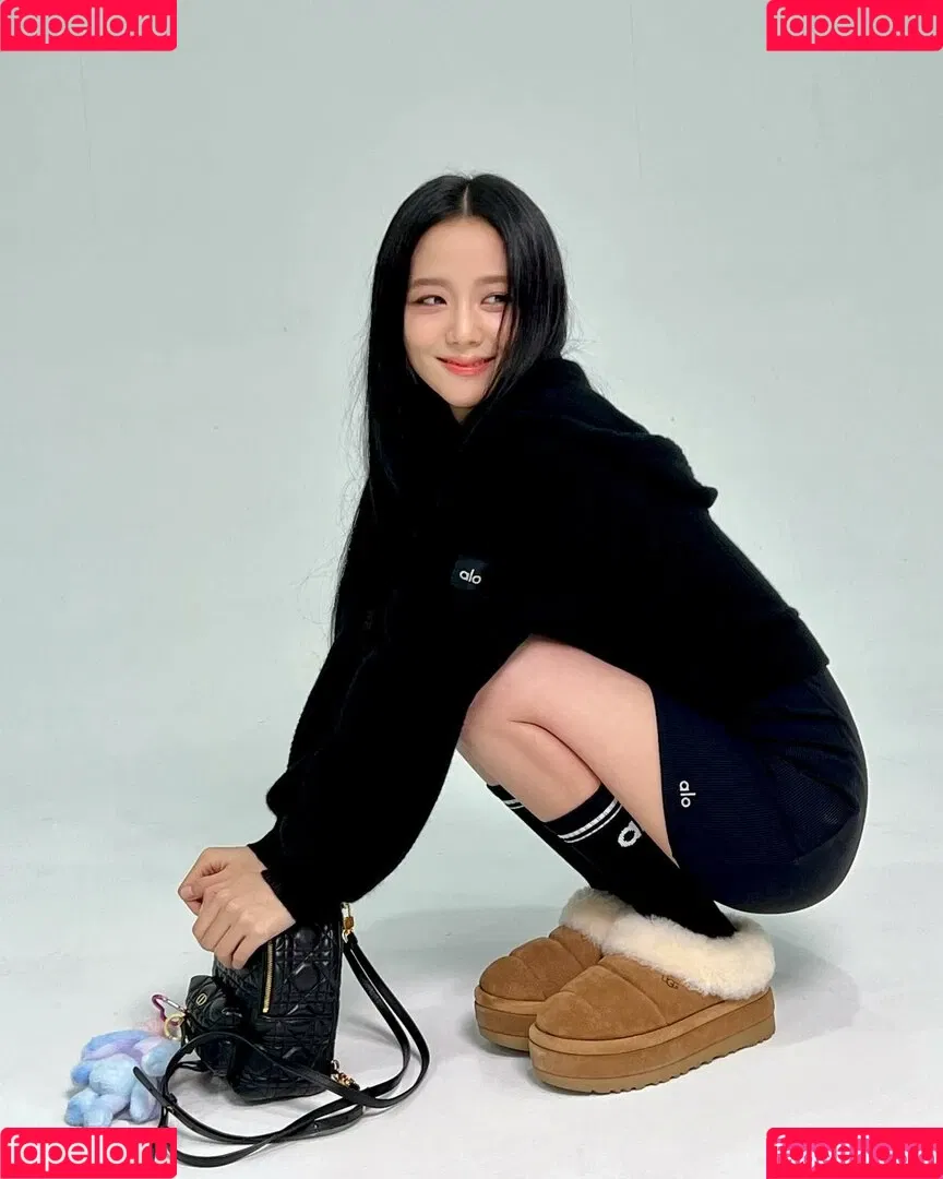BLACKPINK / Jisoo / qenshizu / sooyaaa__ Onlyfans Photo Gallery 