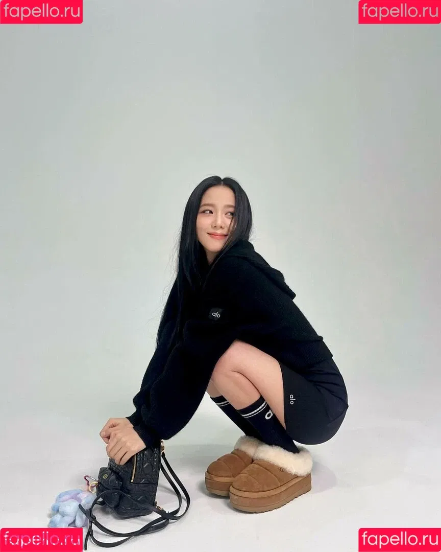 BLACKPINK / Jisoo / qenshizu / sooyaaa__ Onlyfans Photo Gallery 